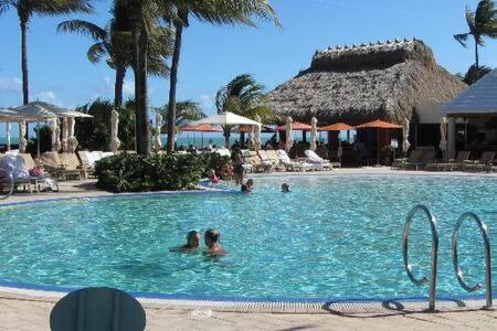 The Palms, Ocean View Studio Located At Ritz Carlton - Key Biscayne Miami Exterior photo