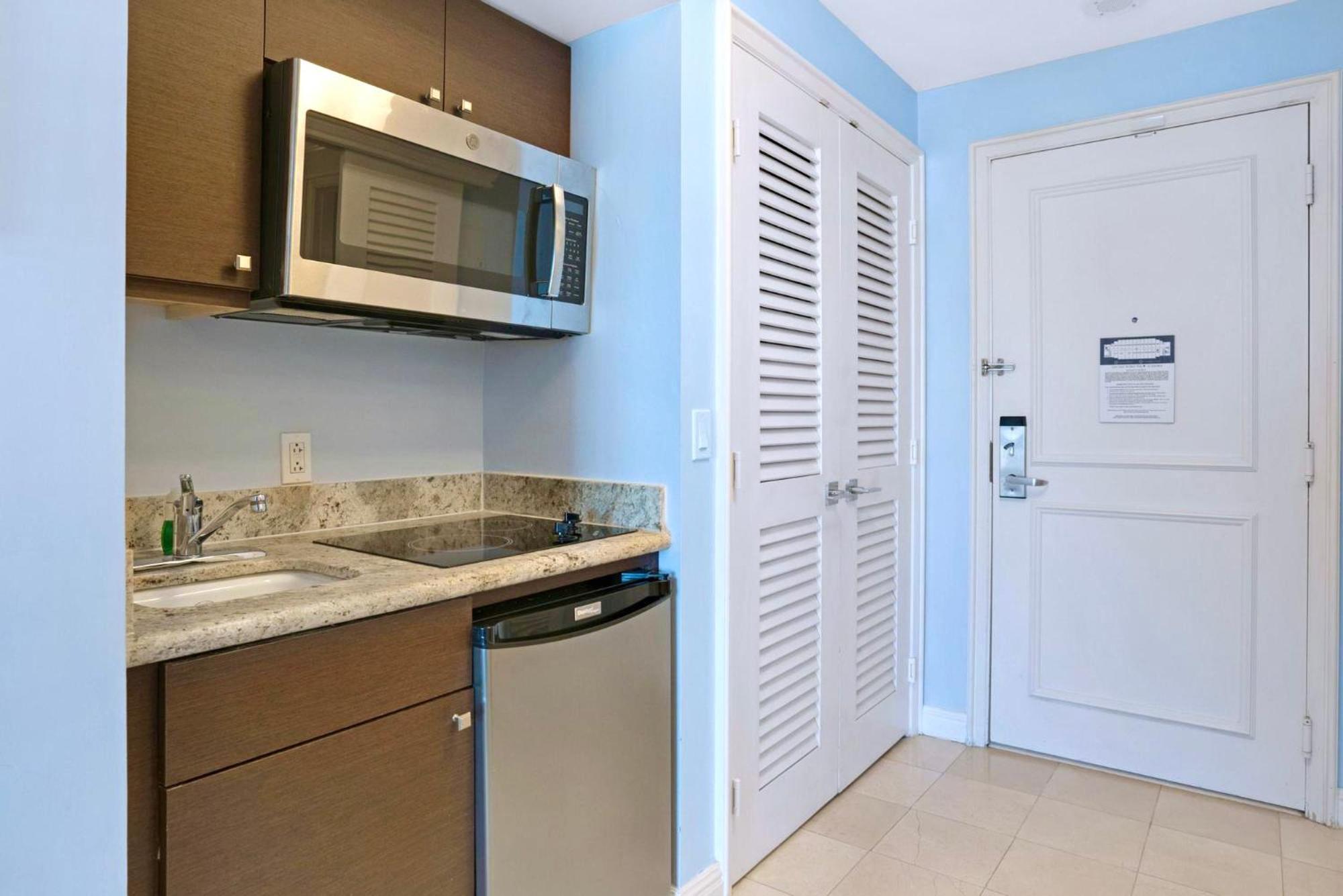 The Palms, Ocean View Studio Located At Ritz Carlton - Key Biscayne Miami Exterior photo